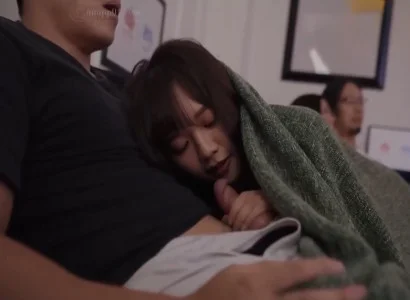 Em họ dễ thương vụng trộm