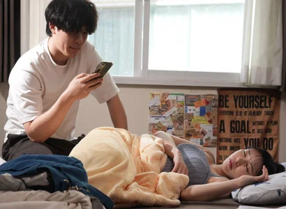 Gã chồng ham nhìn người yêu ngoại tình