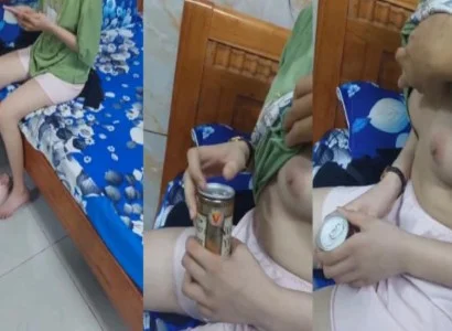 Em người yêu và tận hưởng trong nhà nghỉ